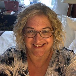 Meet your Posher, Lori